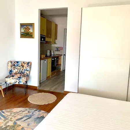 Galah Studio Apartment Podgora